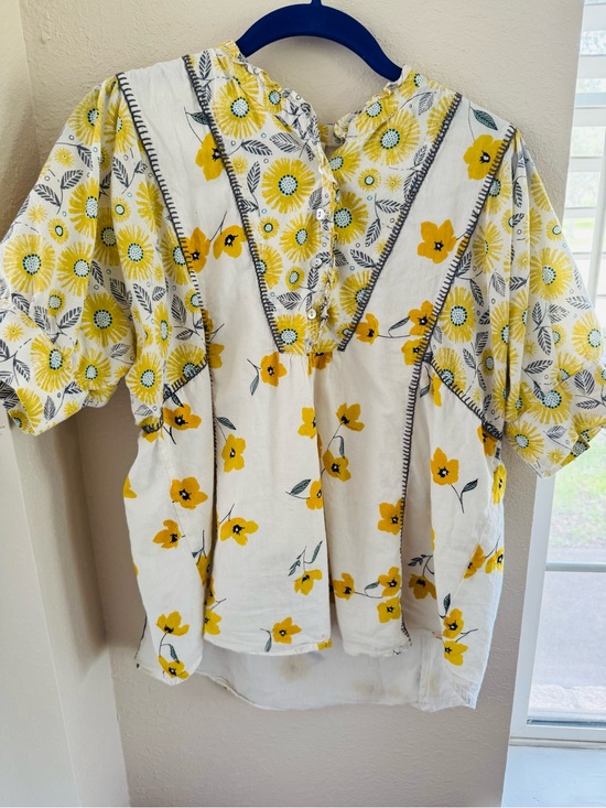 ivy jane Tops - ivy jane White Floral Split-Neck Peasant Blouse with Yellow Print Size Small